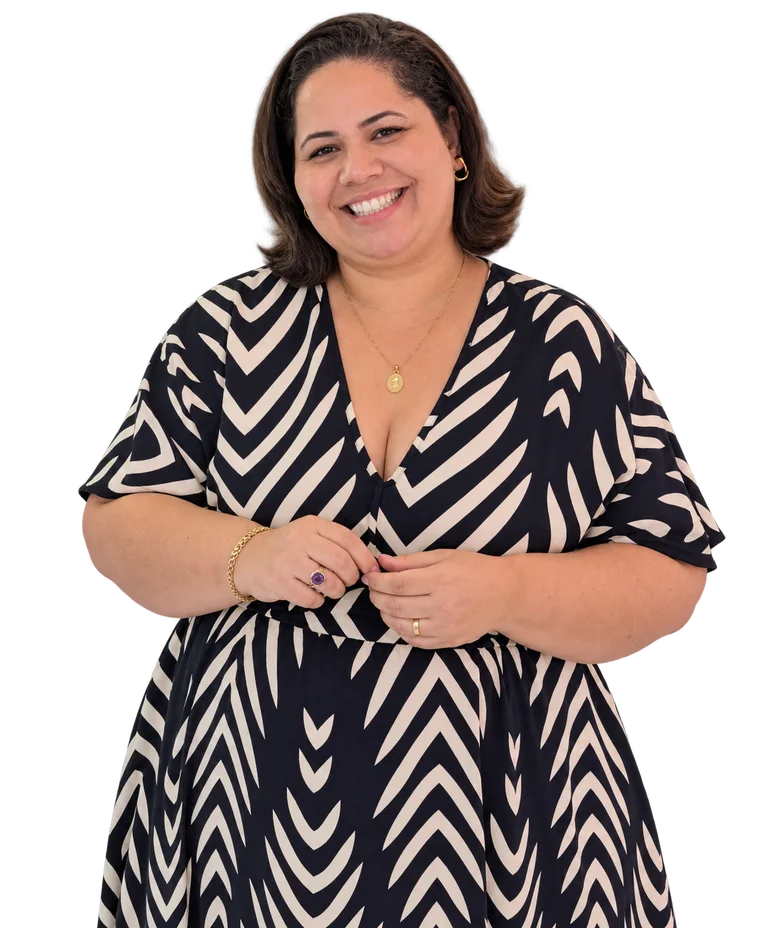 Professora Rô Cristófani sorrindo